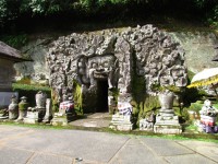 GOA GAJAH – také nazývaná jako Sloní jeskyně (Bali)