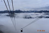 Lanovkou Gaislachkoglbahn I + II až nad oblaka do výšky 3.040 m, kde pobýval i James Bond