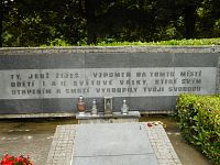 Pomník obětem I. a II. světové války v Chrudimi