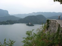 pohled z hradu na jezero