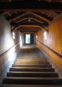 dřevěné schodiště z kostela sv. Václava