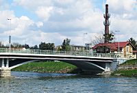 Most vedoucí do města Hranice