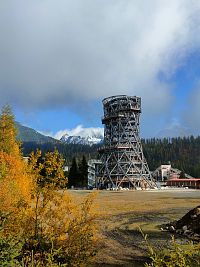 Tatras Tower u Štrbského plesa