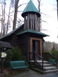 Kaplička v lázeňském parku