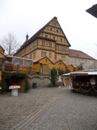 vánoční trhy ve dvoře starého špitálu