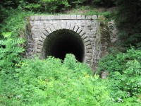 vstup do dalšího tunelu