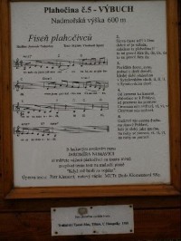 Naučná stezka Járy Cimrmana - plahočina č. 5 - detail: Na této plahočině si můžete zazpívat hymnu plahočivců na melodii písně Když mě brali za vojáka.