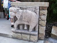 kamenný slon
