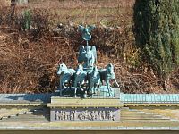socha na vrchole Barndeburskej brány