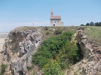 Dražovce - romanský kostolík sv. Michala Archanjela