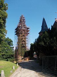 obnova jednej z veží Červeného hradu