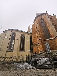 kaplnka sv. Jána Evanjelistu pristavaná ku kostolu v jeho severnej časti
