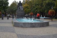 fontána a socha Pavla Országa Hviezdoslava
