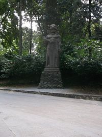 jedna socha Radegasta sa nachádza aj v pražskej ZOO