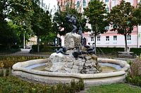 Bratislava - Kačacia fontána na Šafárikovom námestí
