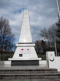 obelisk má tvar ihlanu