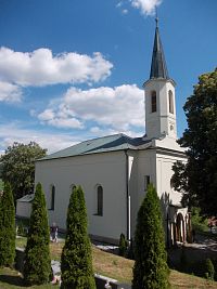 kostol so štíhlou vežou