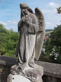 anjel pri kostolnom múre