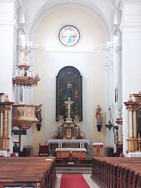 hlavný oltár, kazateľnica