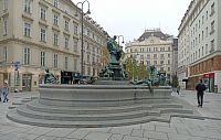 fontána na pešej zóne námestia Neuer Markt vo viedenskej štvri Innere Stadt