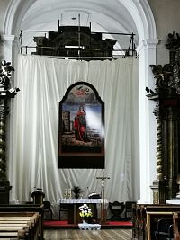oltárny obraz sv. Barbory s vežou Budatínskeho zámku