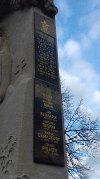 zoznam občanov, ktorí padli v 2. svet. vojne a pri masakri 11.11.1918