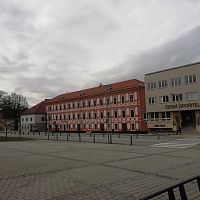 budova Starý zámok a novšia budova Českej sporiteľne