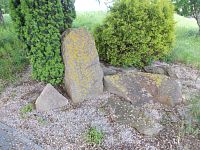 starý náhrobný kameň