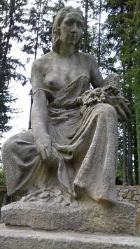 socha ženy