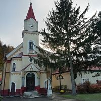 pekný kostol sv. Jána Nepomuckého v Kubrej ( časť Trenčína )