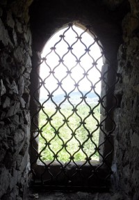 Okno věže šelmberské