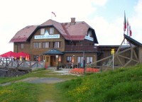 Příjemné posezení nabízí Pacheiners Alpengasthof těsně pod vrcholem