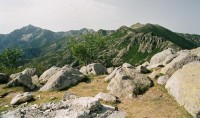 hřebeny nad údolím Manganello