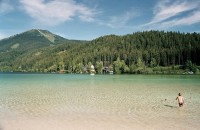 jezero Erlaufsee shřebenem Gemeindealpe