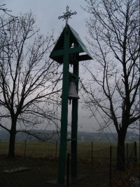 Kojkovice: zvonice na místním hřbitově