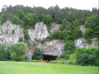 Vchod do jeskyň
