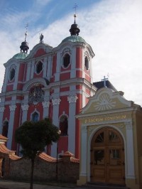 Velké Hoštice - kostel: Barokní kostel sv. Jana Křtitele ve Velkých Hošticích