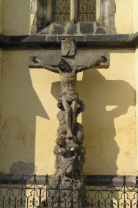 Ústí nad Labem: kříž za kostelem Nanebevzetí Panny Marie