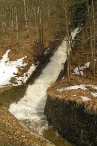 Kamenička: přepad přehrady