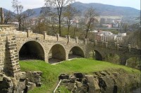 Děčínský zámek: most k dolnímu vchodu do zámku