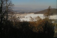 výhled z hradu: výhled na Krušné hory