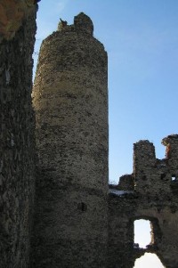 bergfrit: hradní věž typu máselnice
