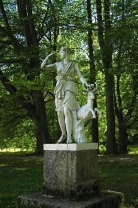 zámek Kynžvart: socha v parku