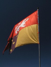 na Frýdštejně: vlajka na věži