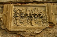 Vintířov: reliéf na starém zámku