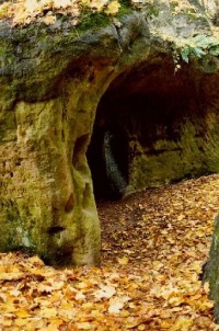 Staráky: tunel ve skále