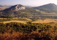 výhled z Kaňkova: pohled na Želenice,Želenický kopec a Zlatník