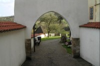Františkánský klášter: vstup do areálu kláštera