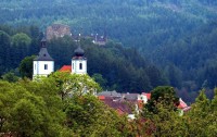 Velhartice: kostel a hrad ve Velharticích