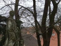 socha sv. Linharta v zámeckém parku